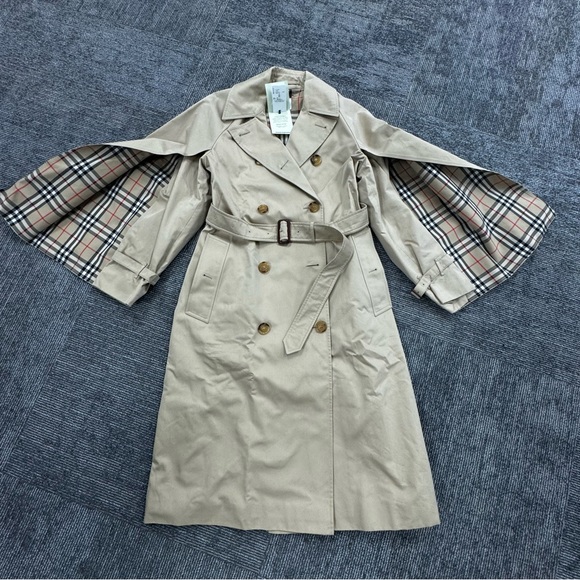BURBERRY TRENCH COAT CAPE - Picture 10 of 16